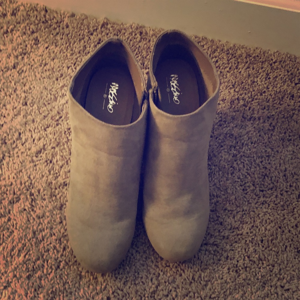 Mossimo Booties 9 1/2